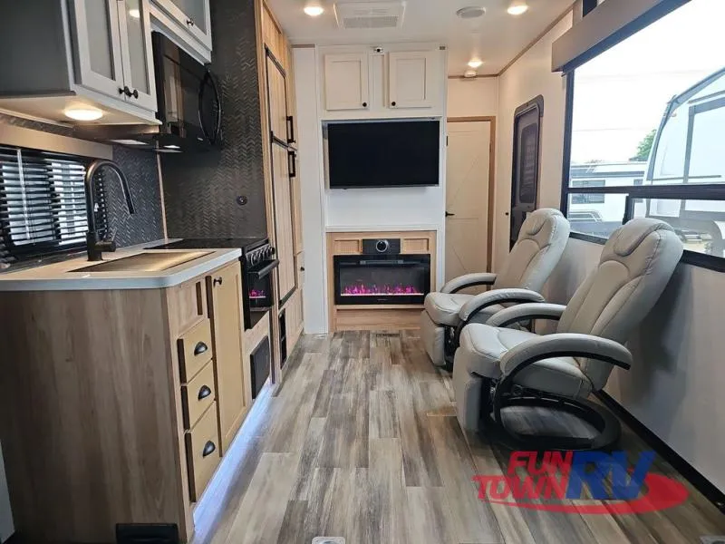2023 Forest River RV XLR Hyper Lite Used    2914 - Photo 2