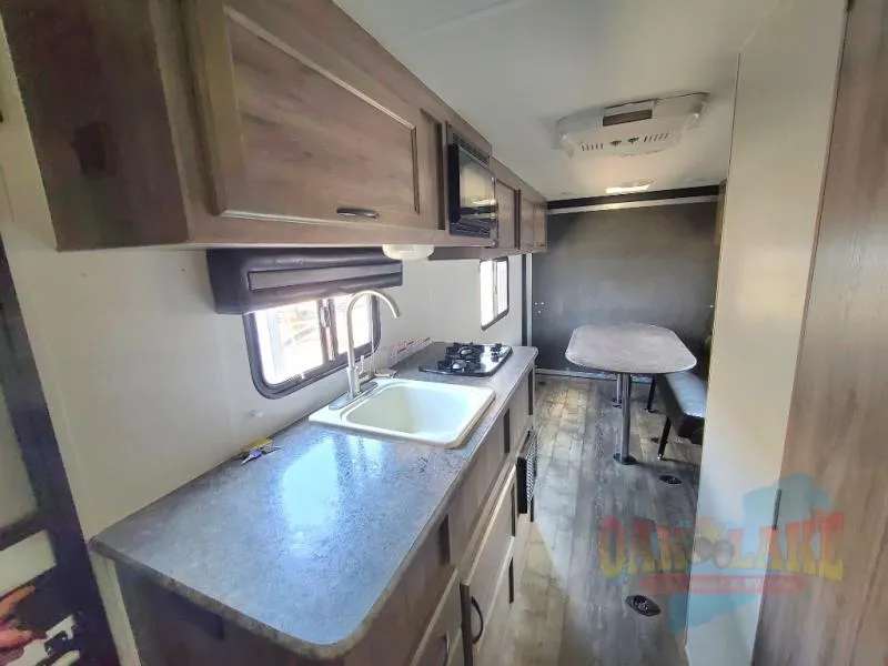 2019 Pacific Coachworks Surf Side 18MX - Photo 4