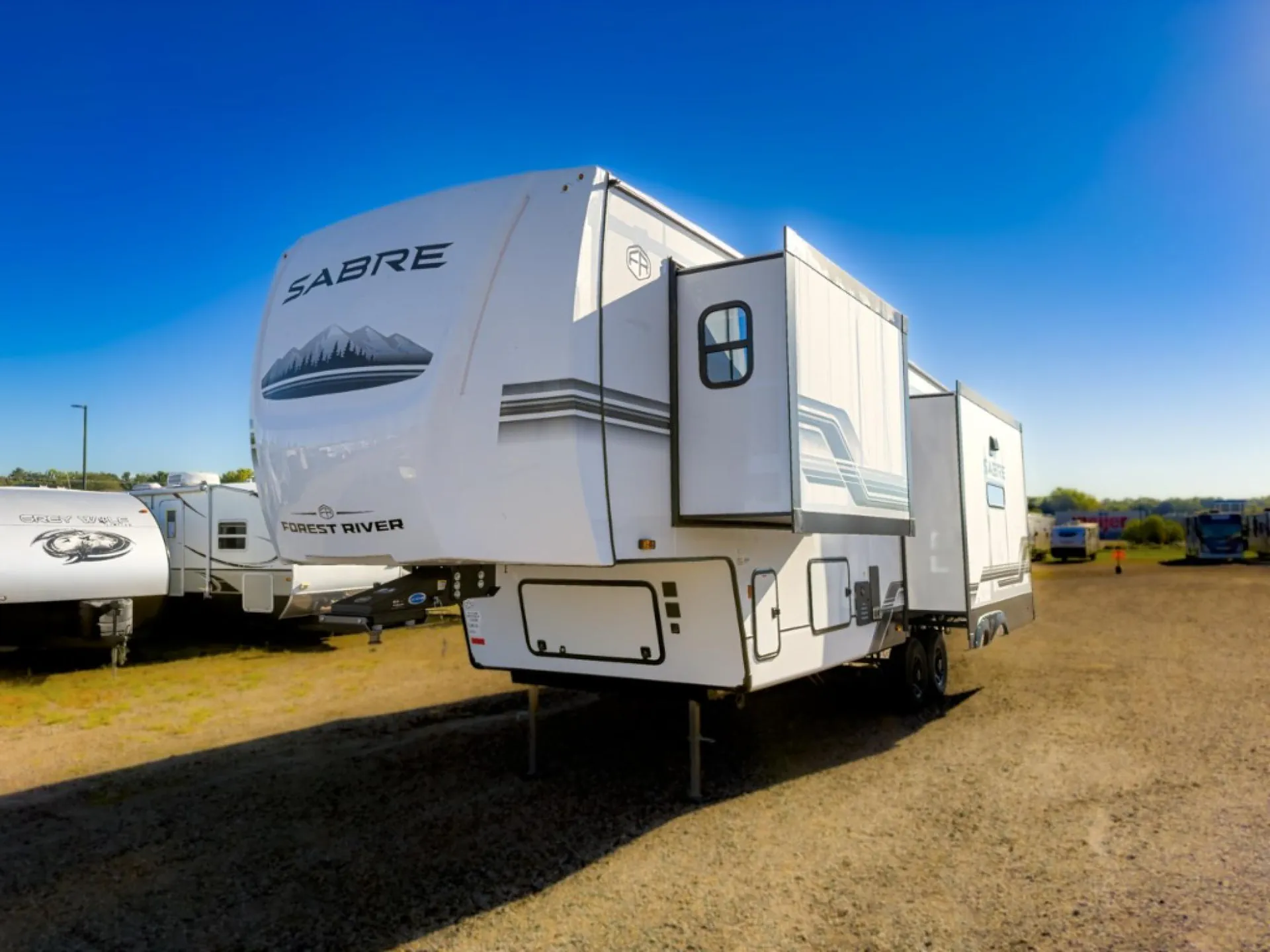 2027 Forest River Sabre 32RL — Photo 6