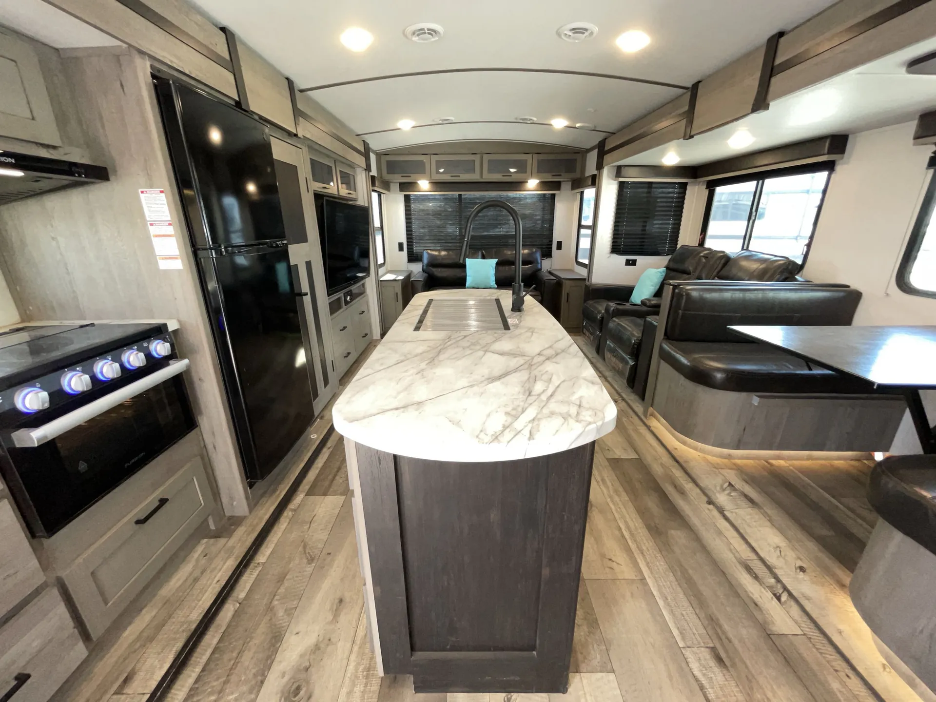 2021 Keystone Outback Ultra-Lite 292URL — living area main