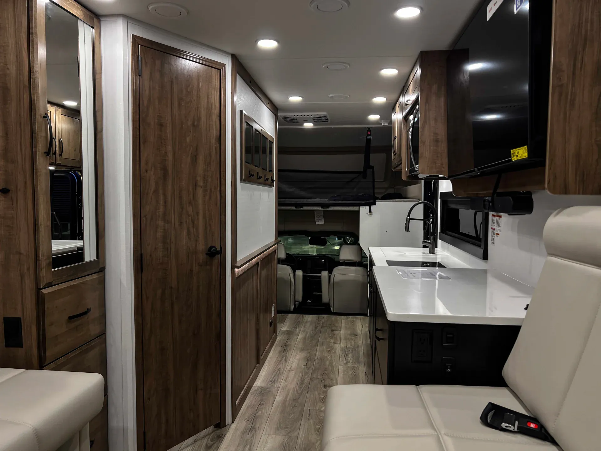 2026 Jayco Seneca XT 29T - Photo 4