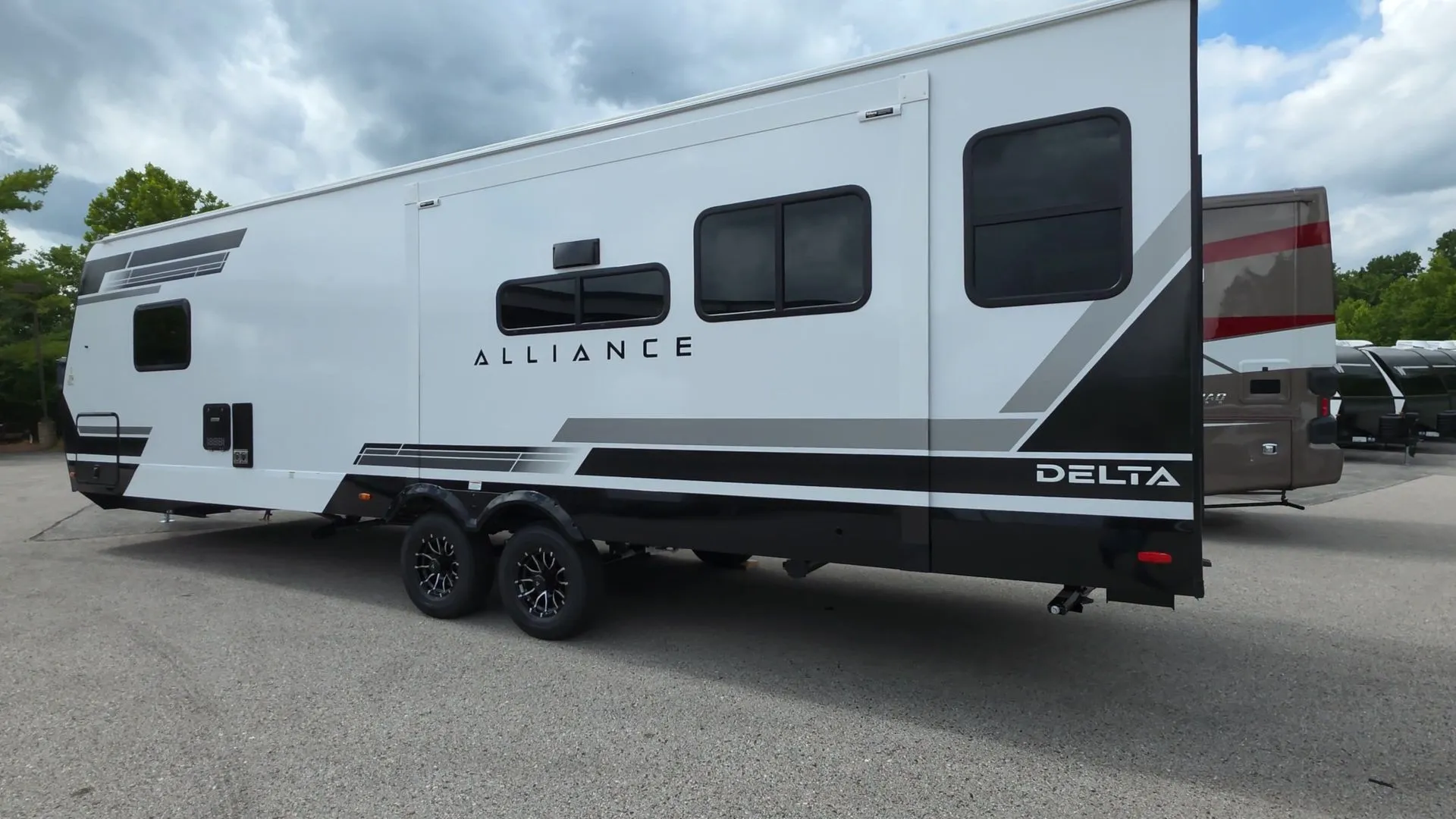 2027 Alliance RV Delta 292RL - Photo 3