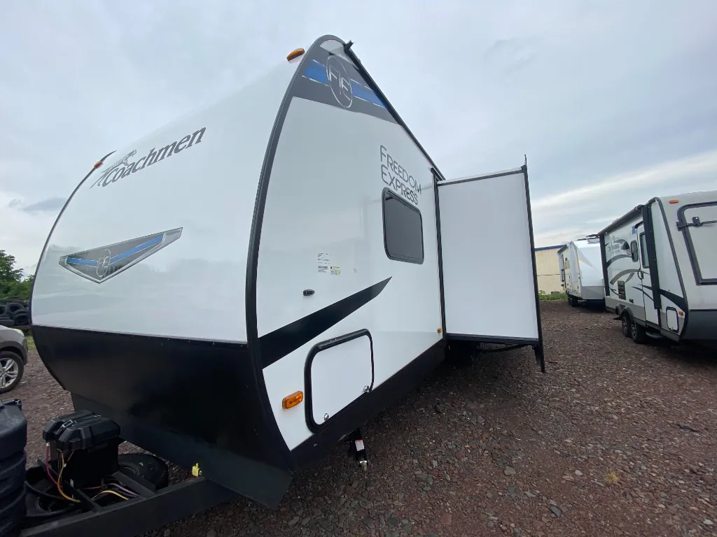 2024 Coachmen Freedom Express Select 29SE, Photos photo 5