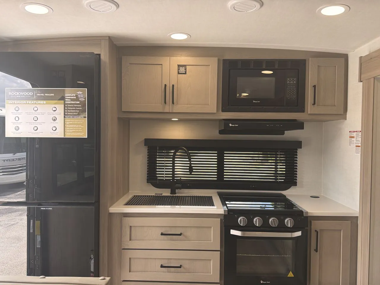 2026 Forest River Rockwood Mini Lite 2515S — Photo 5