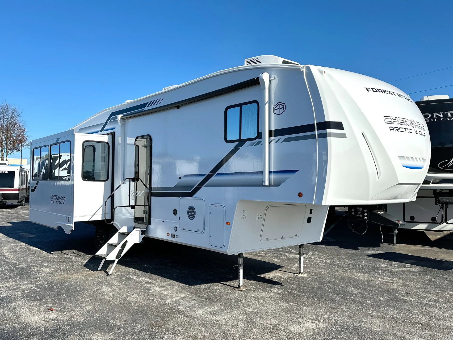 2026 Forest River Arctic Wolf 289PANO - Photo 2
