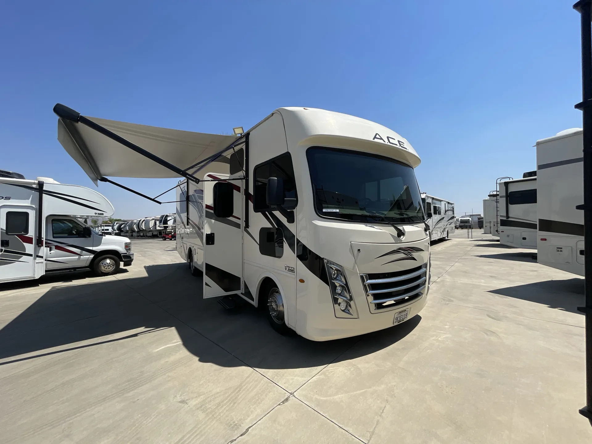 2022 Thor Motor Coach Ace 29.5 - Photo 2