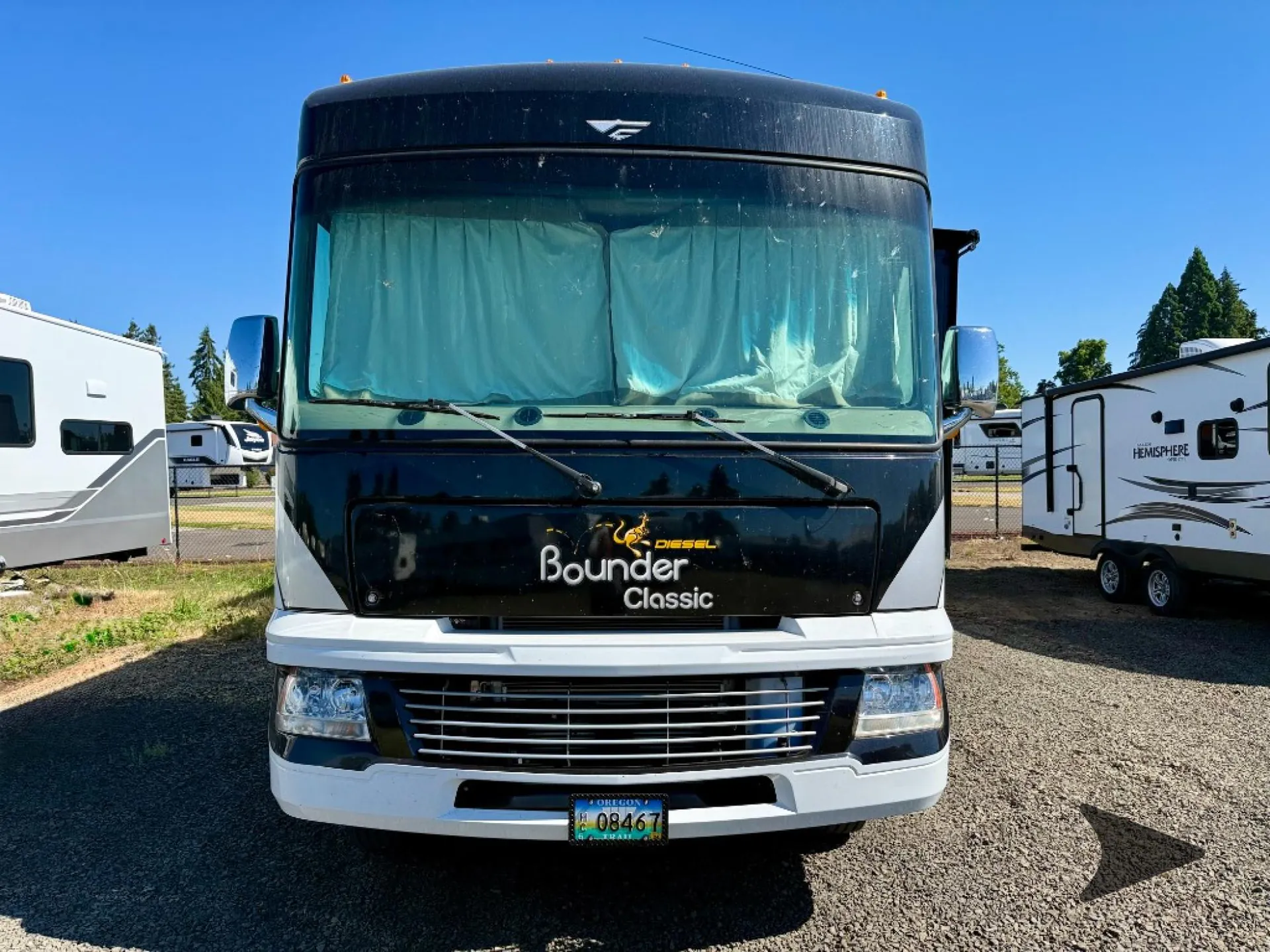 2012 Fleetwood Bounder Classic 36R - Photo 3