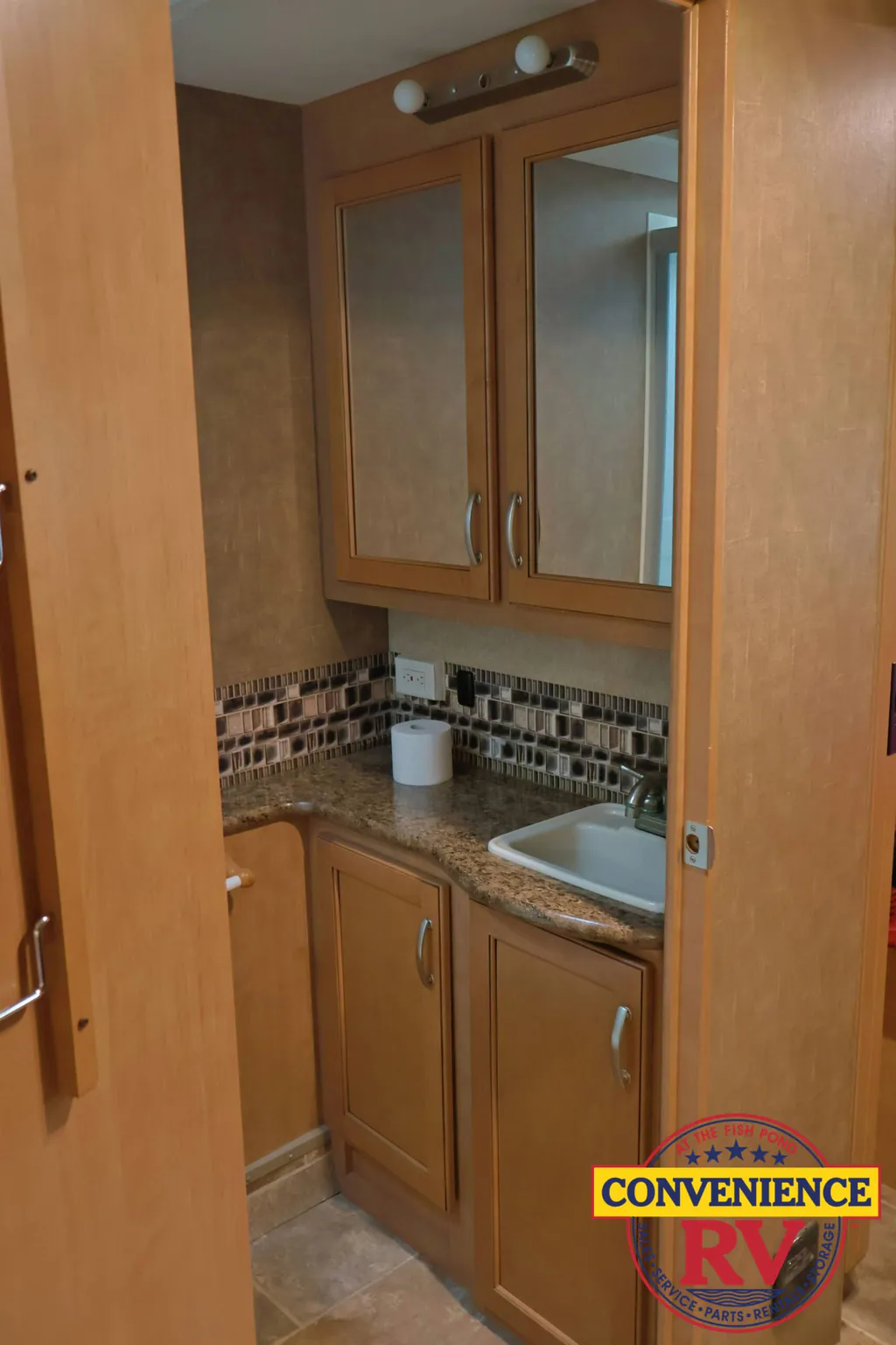 2015 Thor Motor Coach Four Winds 33SW, Photos photo 8