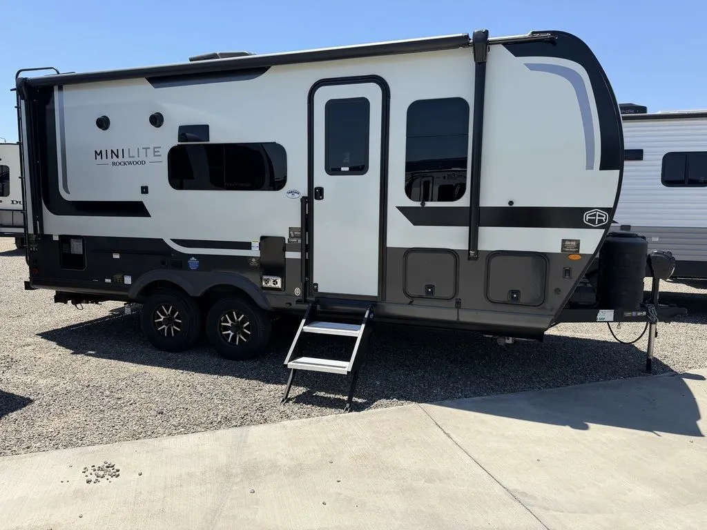 2026 Forest River Rockwood Mini Lite 2108RB - Photo 3