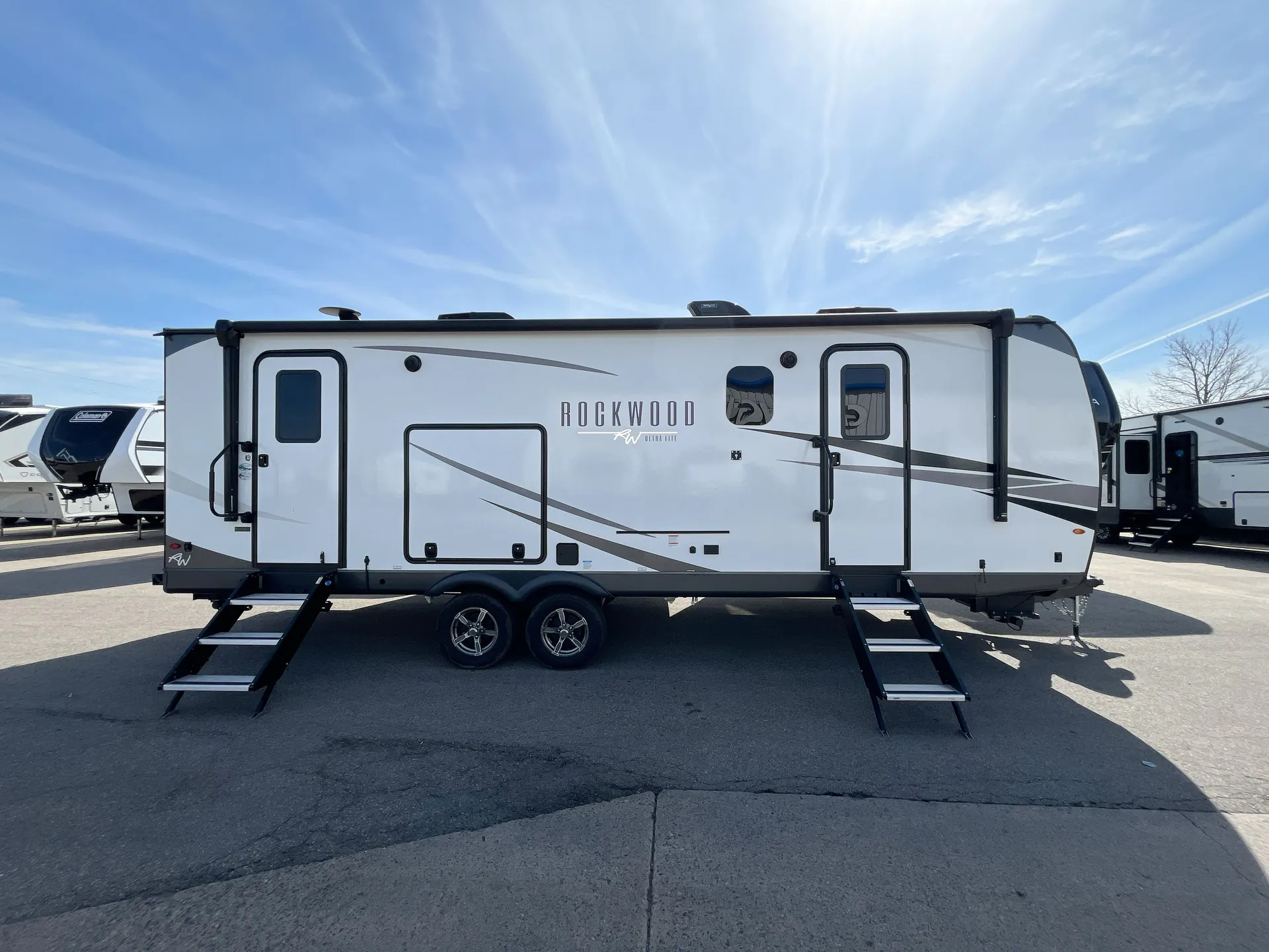 2023 Forest River Rockwood Ultra Lite 2614BS — campside