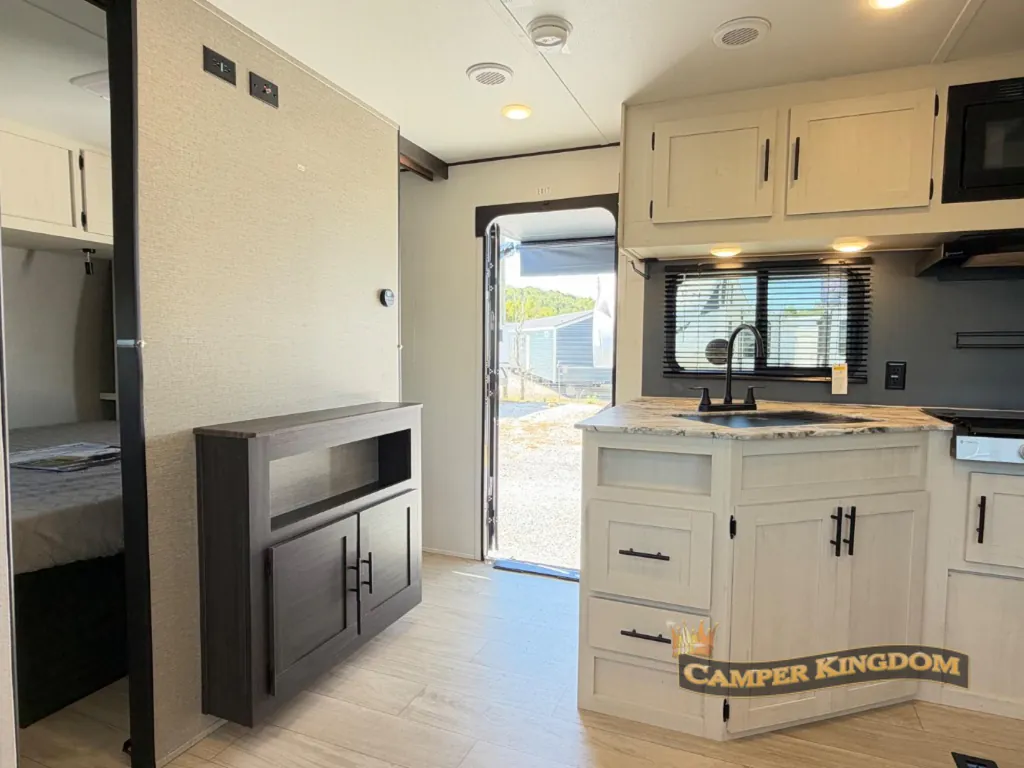 2027 Shasta I-5 530BQB, Photos photo 11