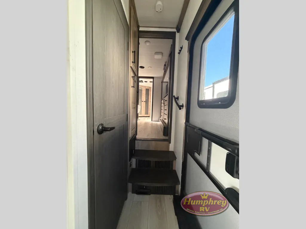 2024 Keystone Montana 3901RK, Photos photo 12