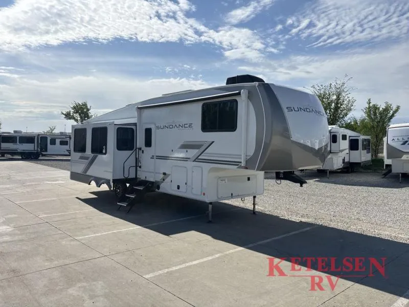 2026 Heartland Sundance 29RLCS - Photo 3
