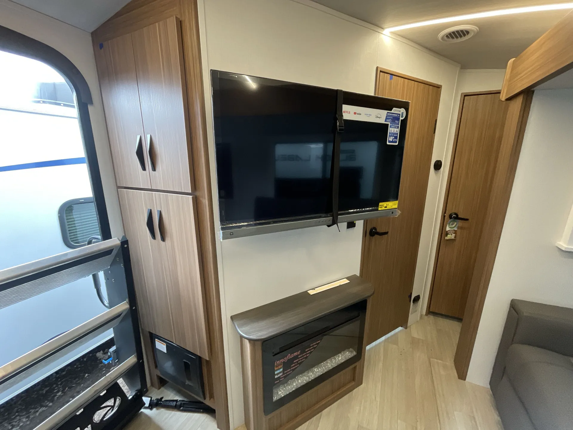 2025 Keystone Passport 2600FK — living area main