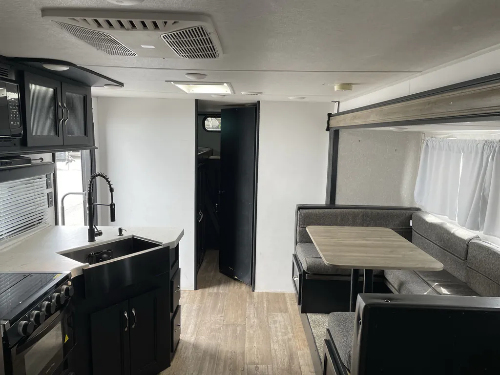 2022 Forest River Cherokee Grey Wolf 29TE, Photos photo 9