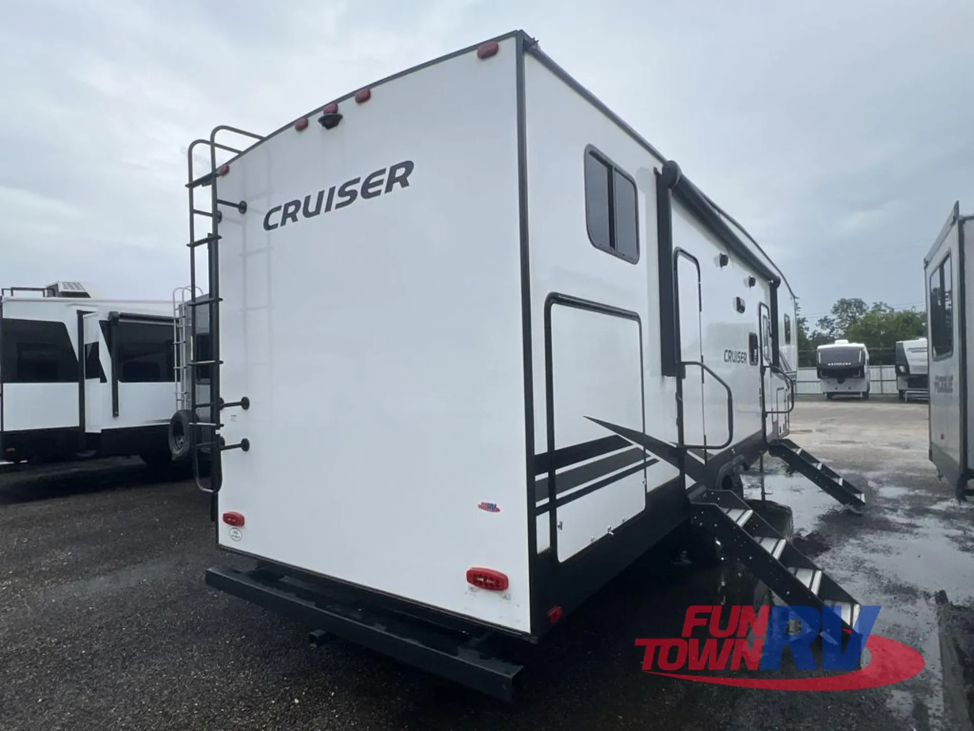 2024 CrossRoads Cruiser 32BH - Photo 4