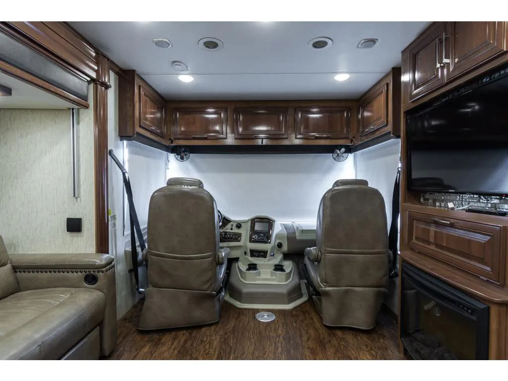 2017 Coachmen Mirada Select 37TB - Photo 4