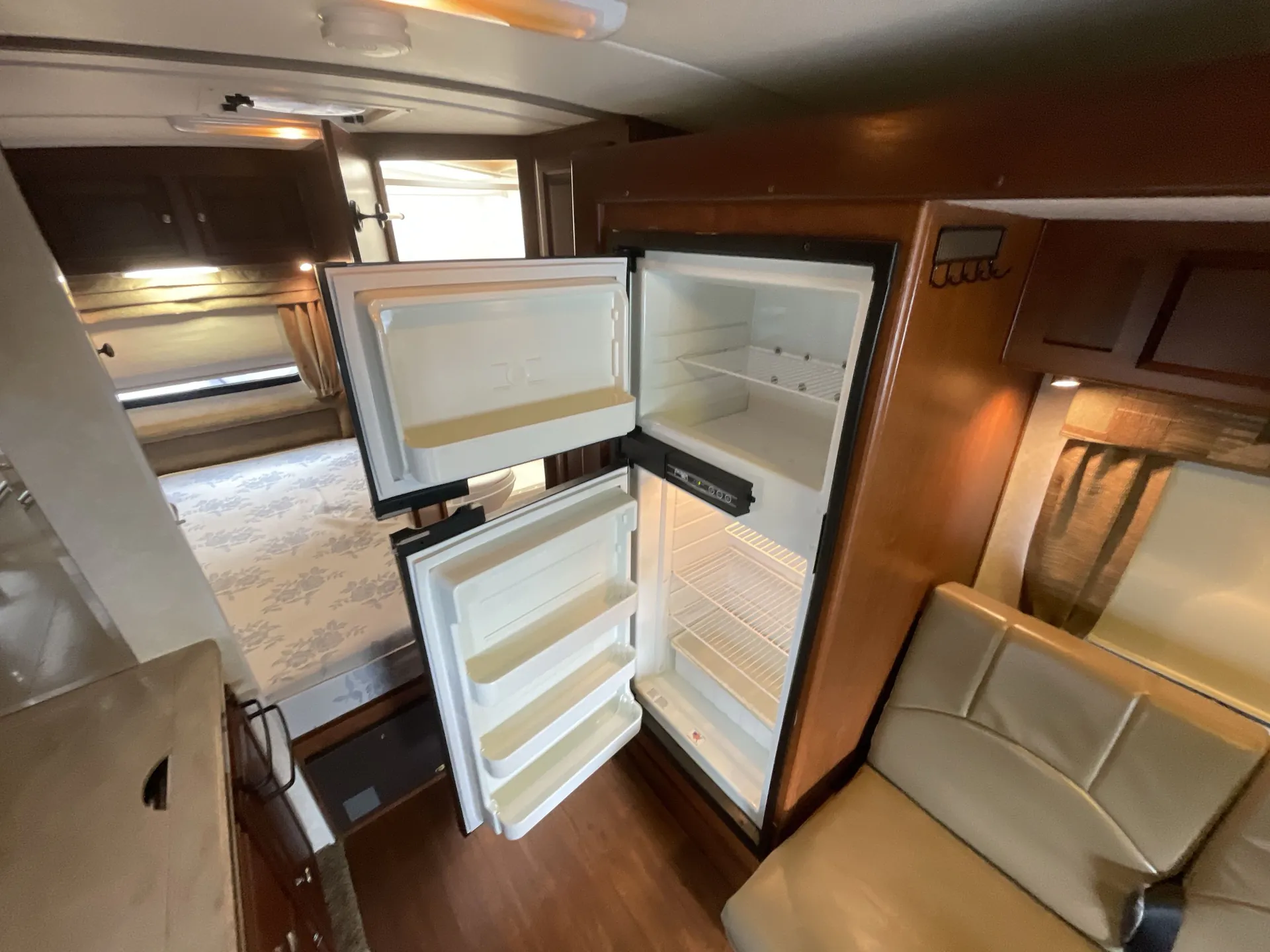2014 Phoenix Cruiser 2350 — living area main