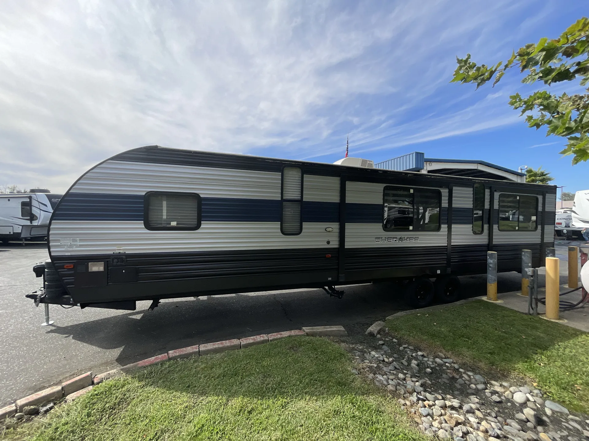 2021 Forest River Cherokee 306MM — off campside