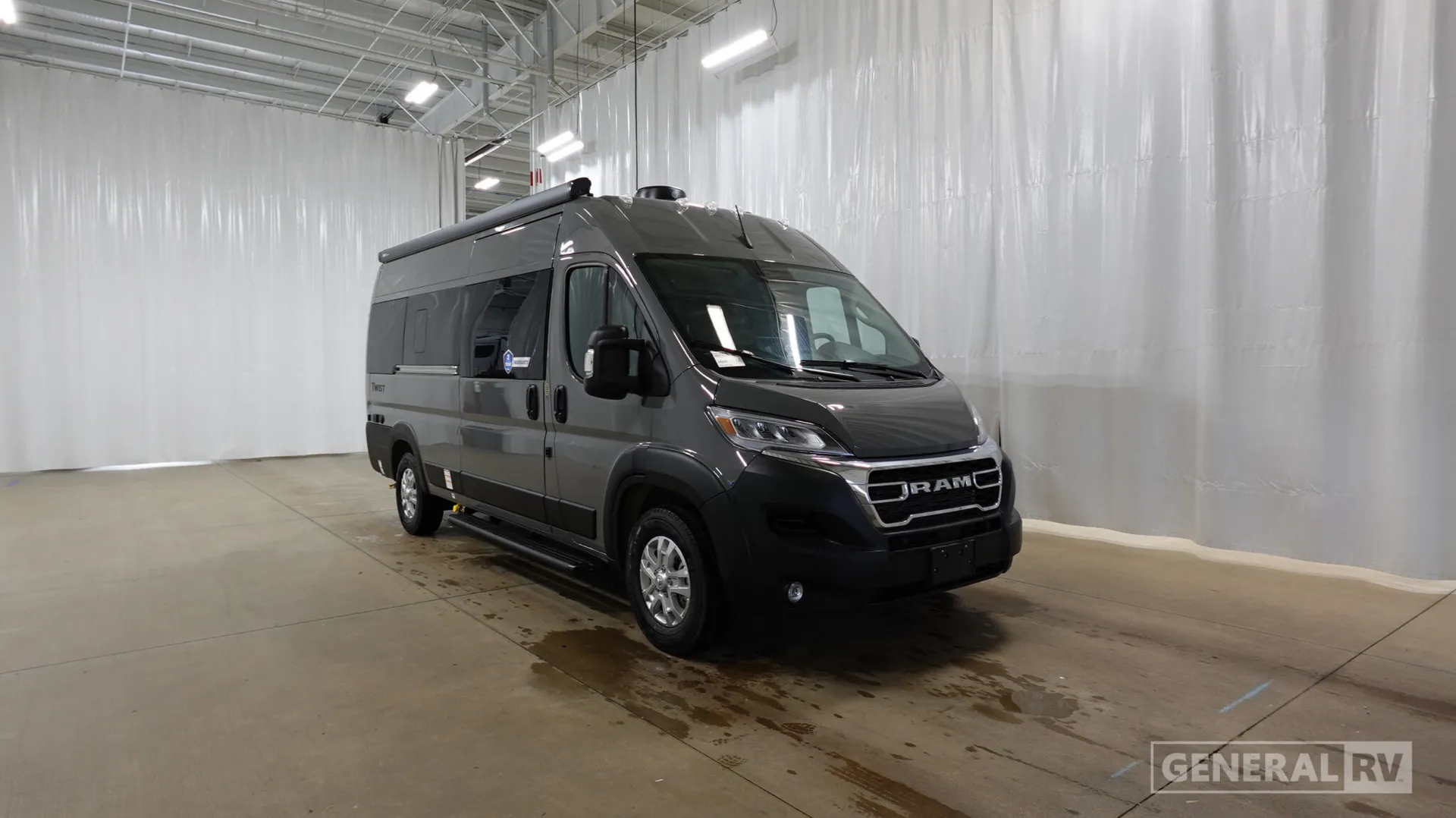 2027 Thor Motor Coach Twist 20L - Photo 2