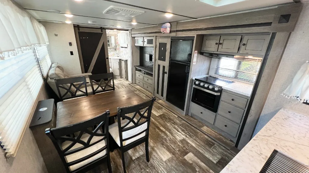 2019 Keystone Outback Ultra-Lite 280URB - Photo 4