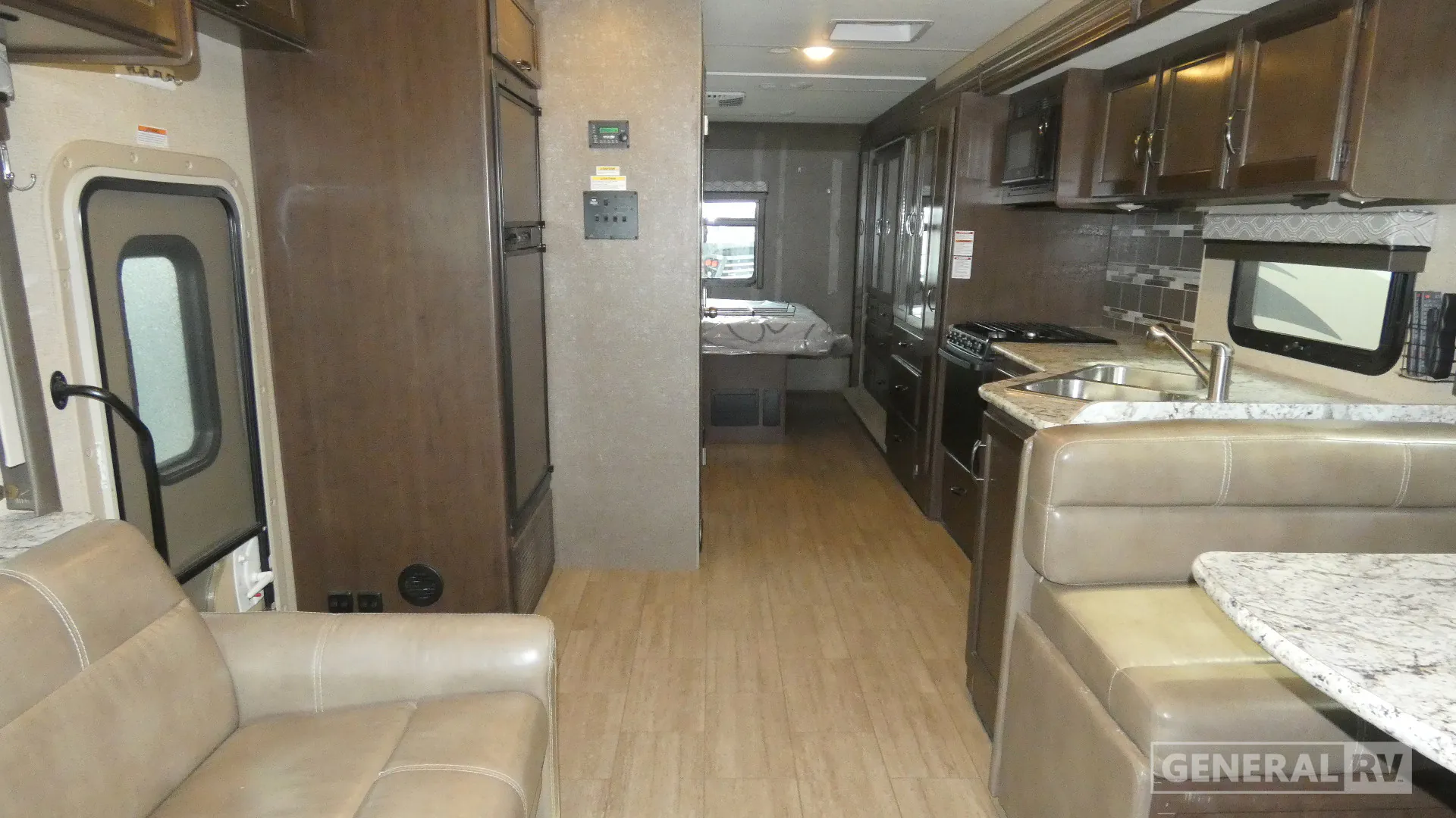 2018 Thor Motor Coach Freedom Traveler A30 - Photo 3