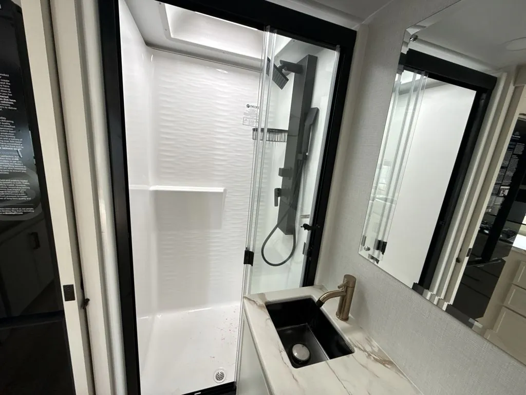 2026 Brinkley Model Ix 20X, Photos photo 50
