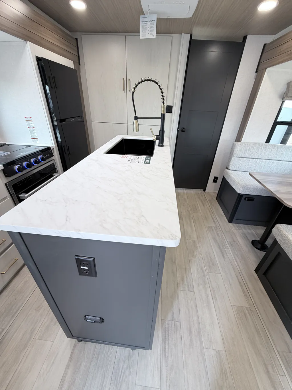 2027 Forest River Vibe 3400BH, Photos photo 16
