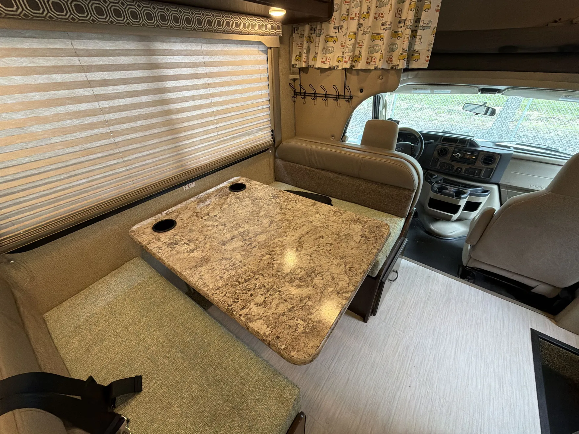 2017 Thor Motor Coach Four Winds 22E — living area main