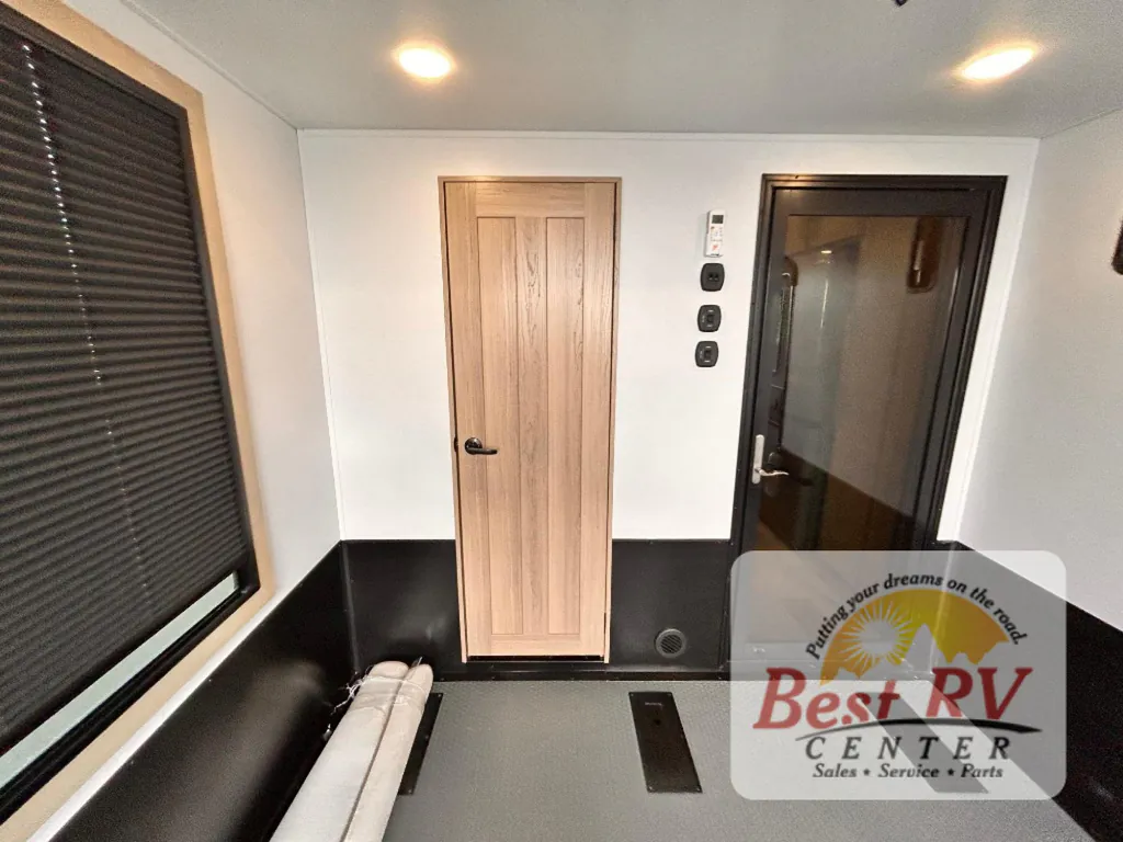 2026 Keystone Raptor 433, Photos photo 113