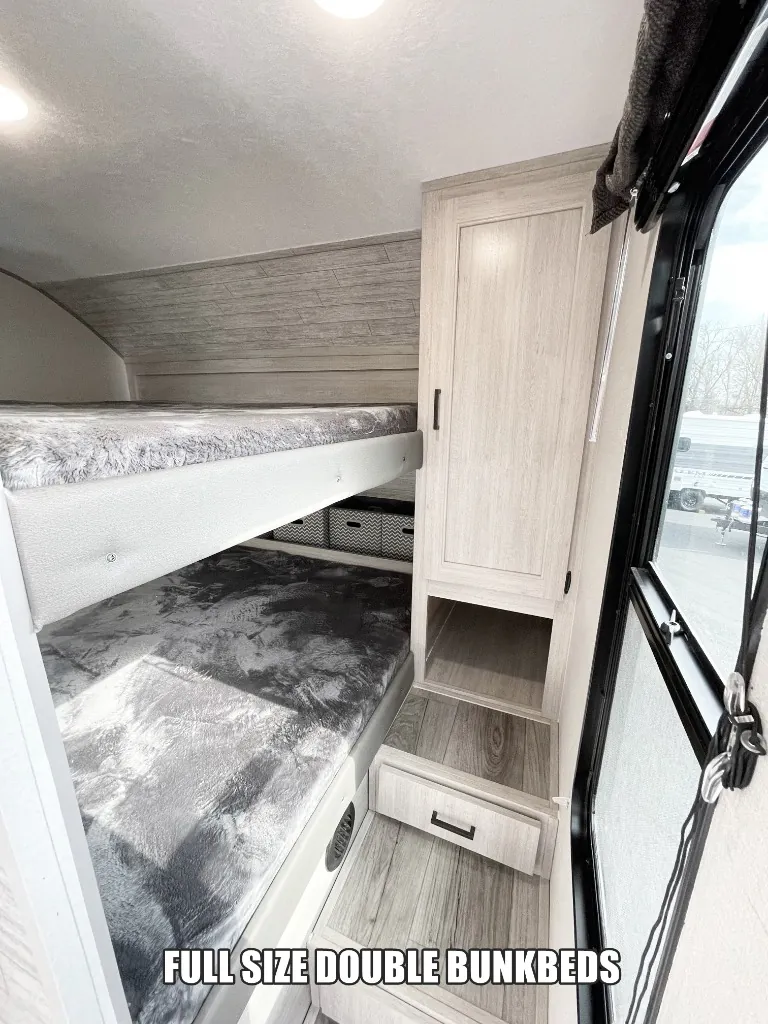 2027 Coachmen Catalina Legacy Edition 333DBDSCK, Photos photo 12