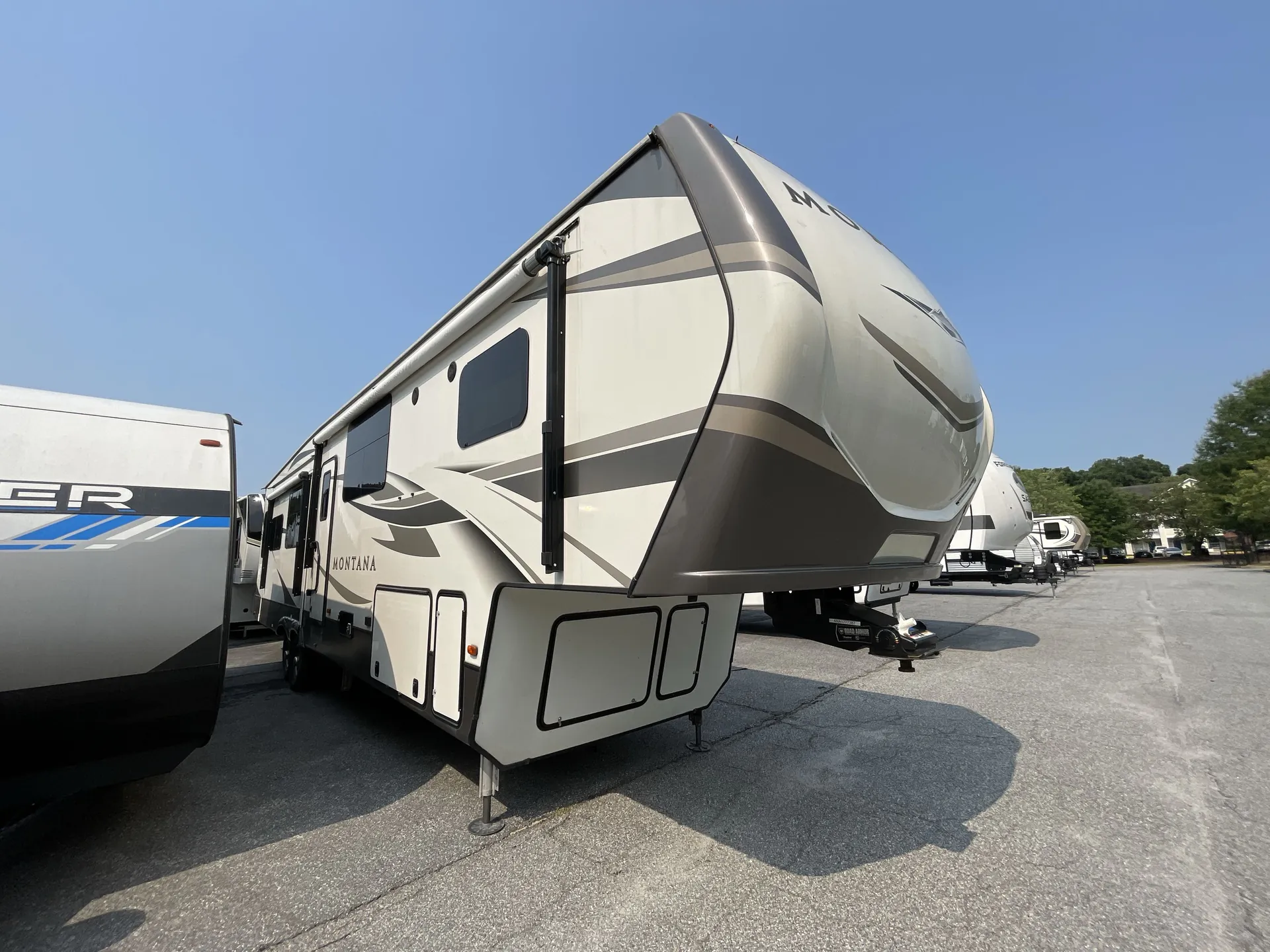2020 Keystone Montana 3813MS - Photo 2