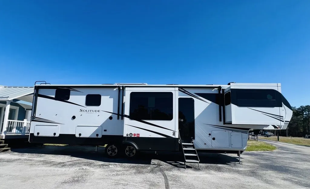 2026 Grand Design Solitude 380FL - Photo 2