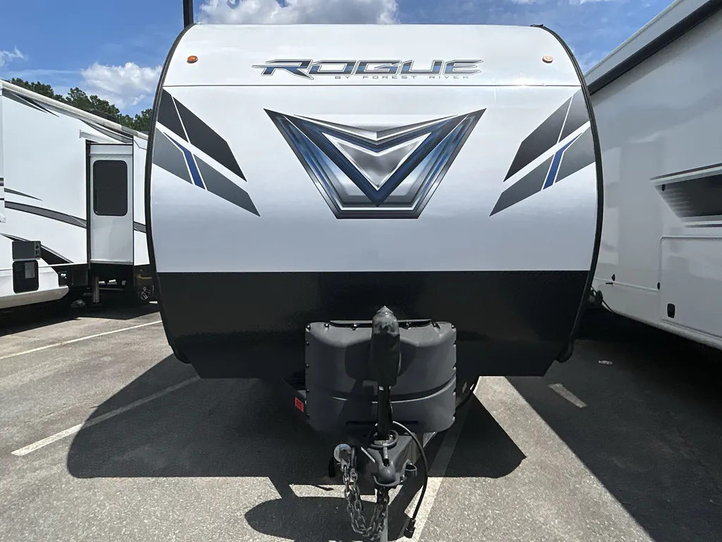 2021 Forest River Vengeance Rogue 26V, Photos photo 4