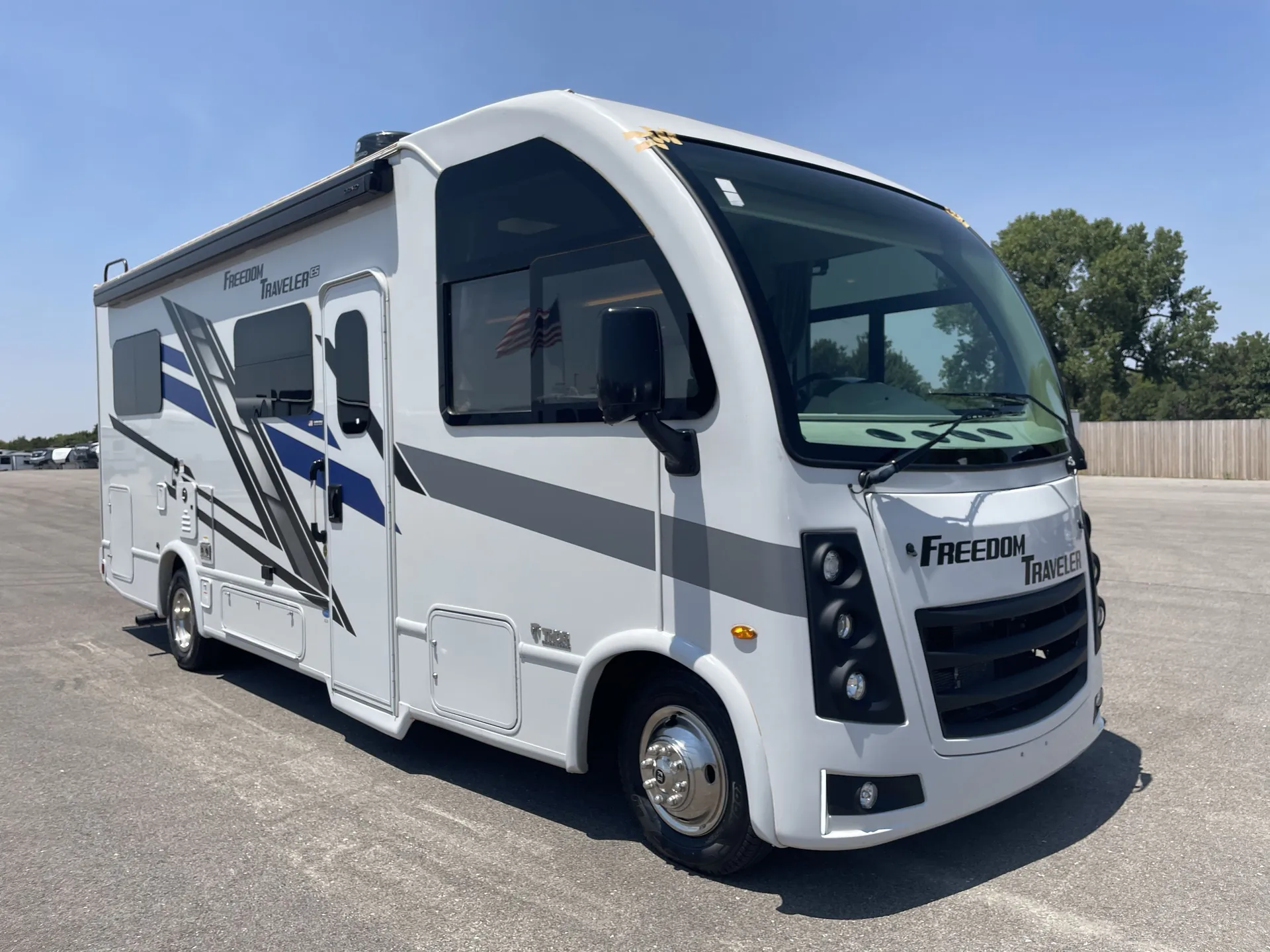 2026 Thor Motor Coach Freedom Traveler A24 - Photo 2