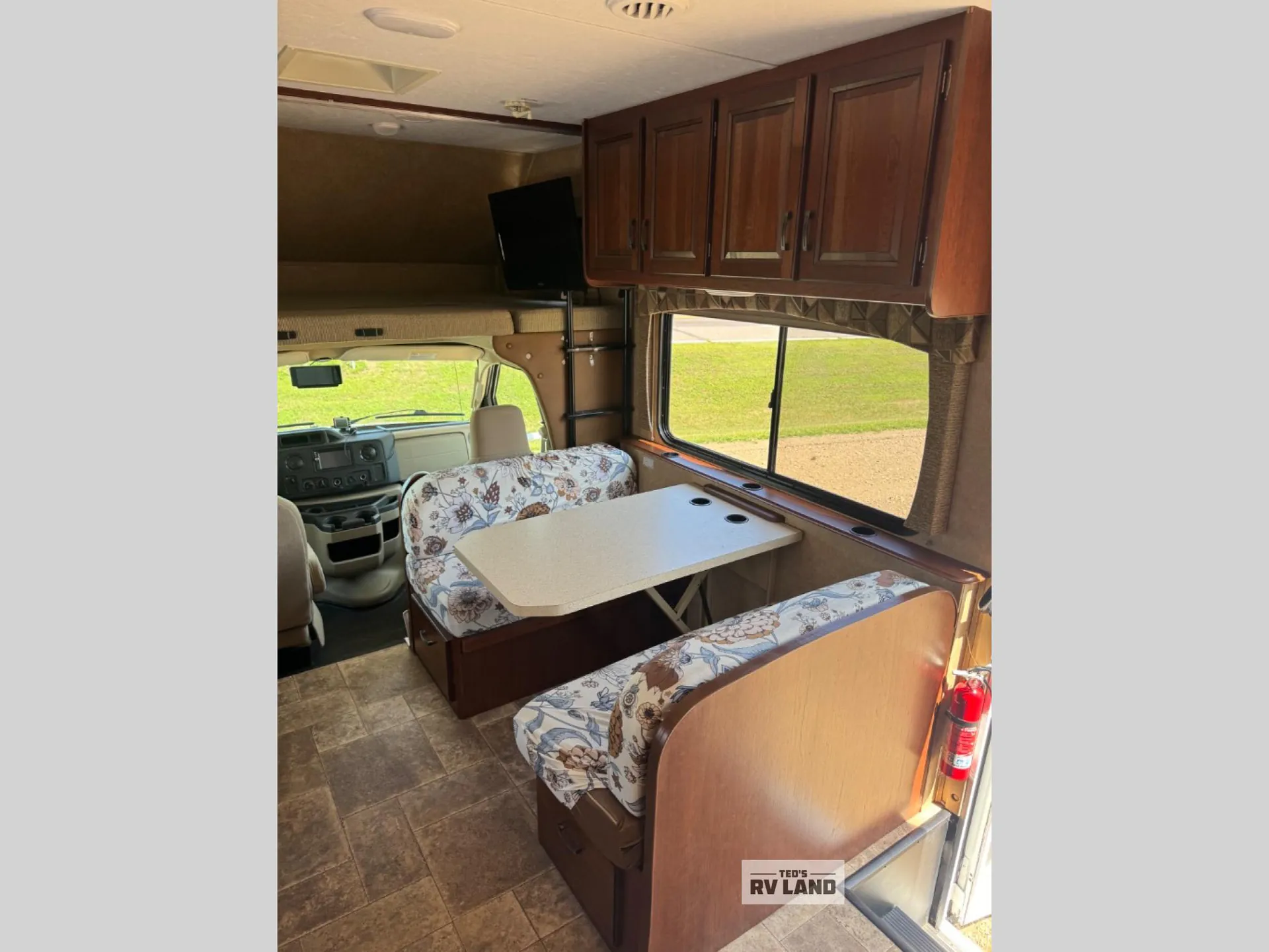2015 Forest River Sunseeker 3170DS - Photo 3
