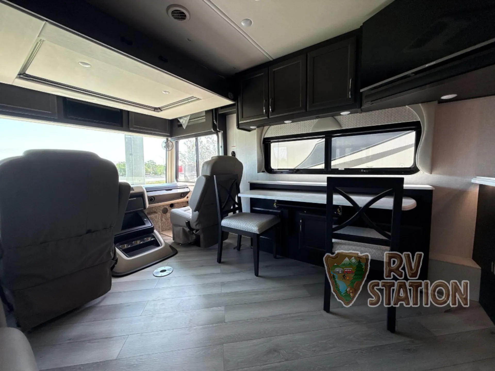 2024 Fleetwood Bounder 35GL - Photo 4