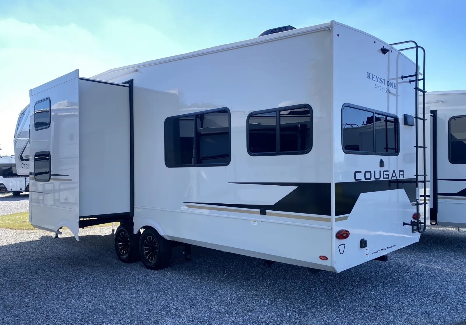 2026 Keystone RV Cougar Half-Ton 29MBD - Photo 3