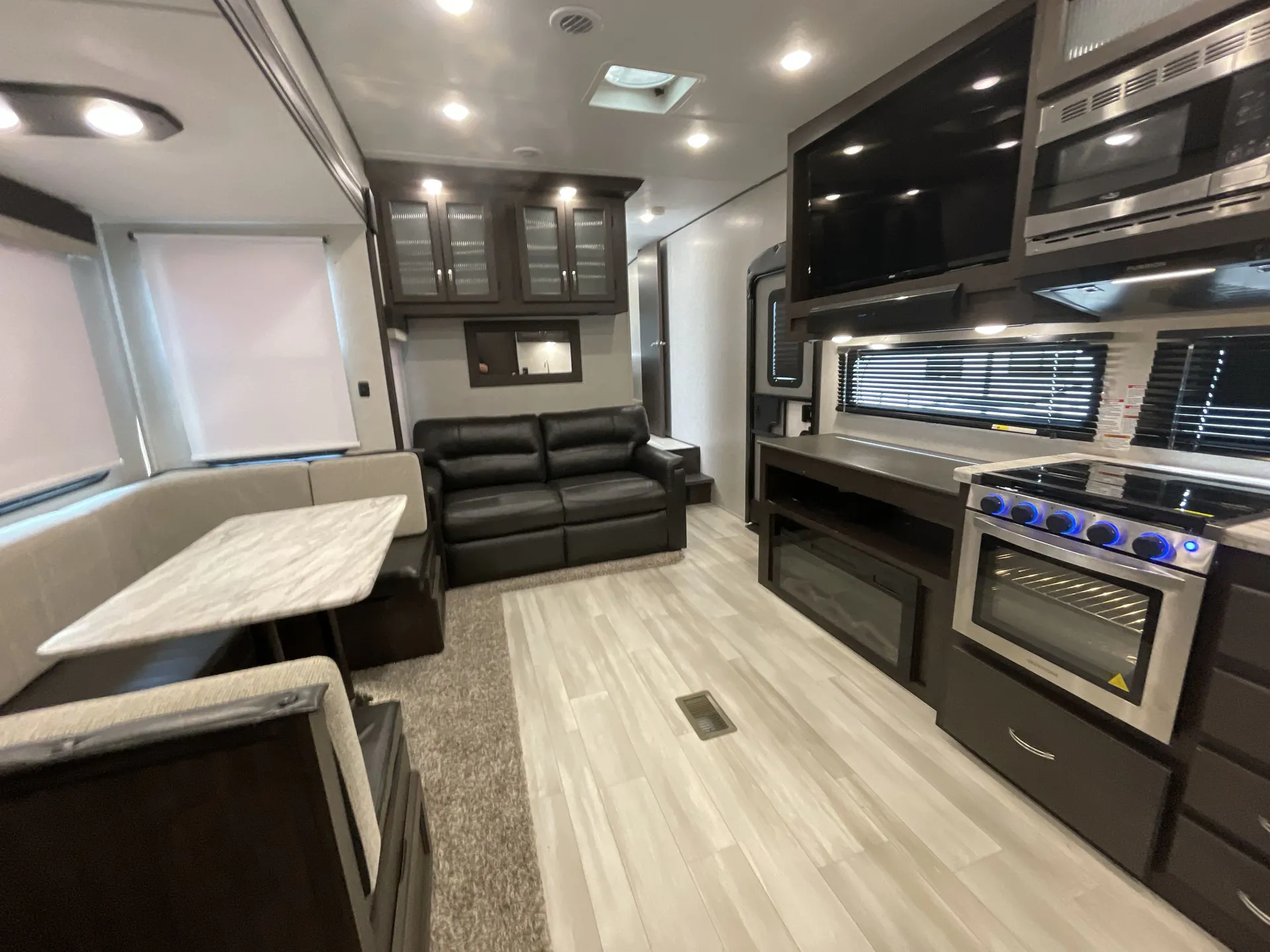 2022 Shasta Phoenix Lite 274BH - Photo 4