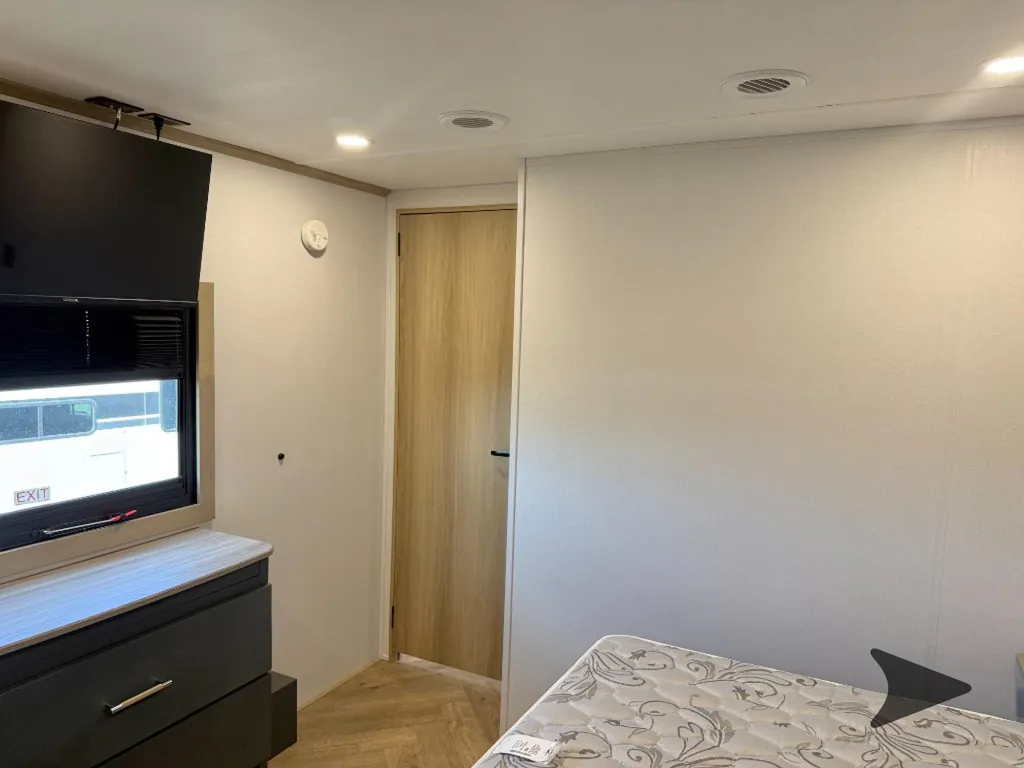 2025 Keystone Raptor 433, Photos photo 75