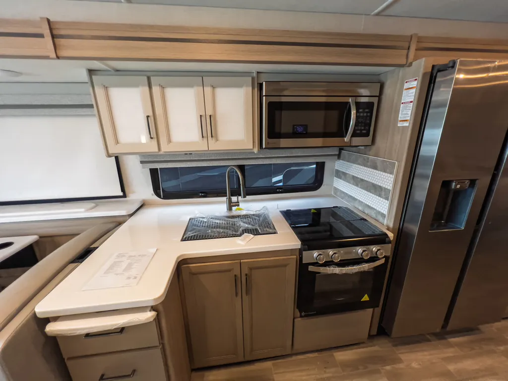 2027 Thor Motor Coach Windsport 36H, Photos photo 11