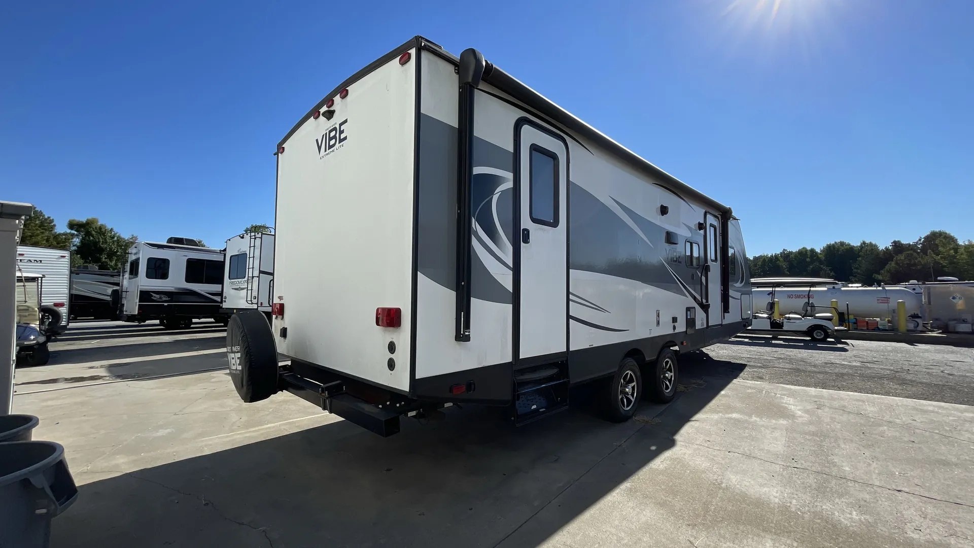 2018 Forest River Vibe Extreme Lite 261BHS — off campside