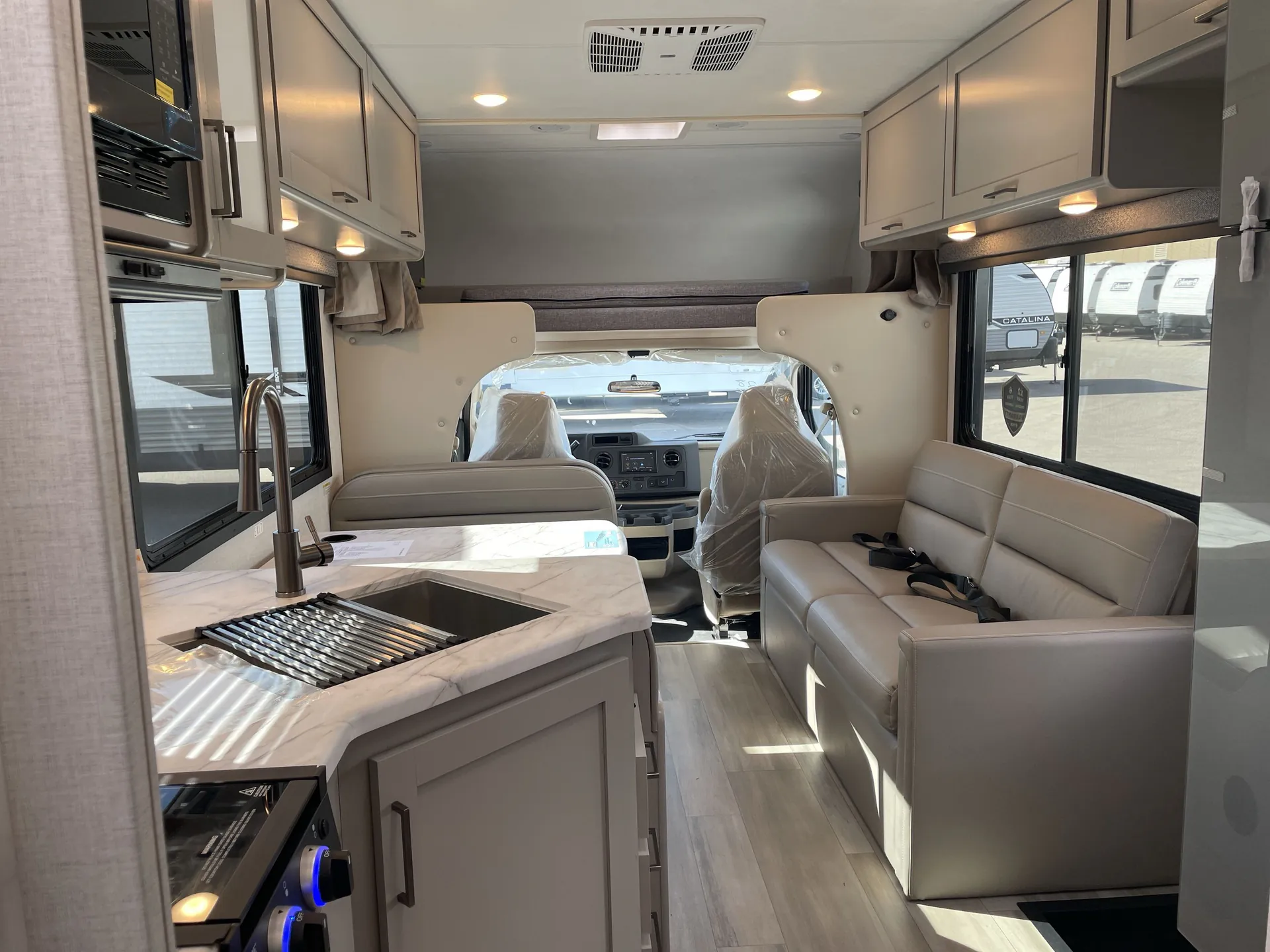 2026 Thor Motor Coach Coleman 28EZ — living area main