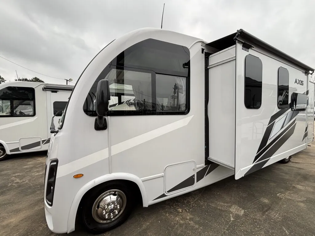 2026 Thor Motor Coach Axis 281 - Photo 2
