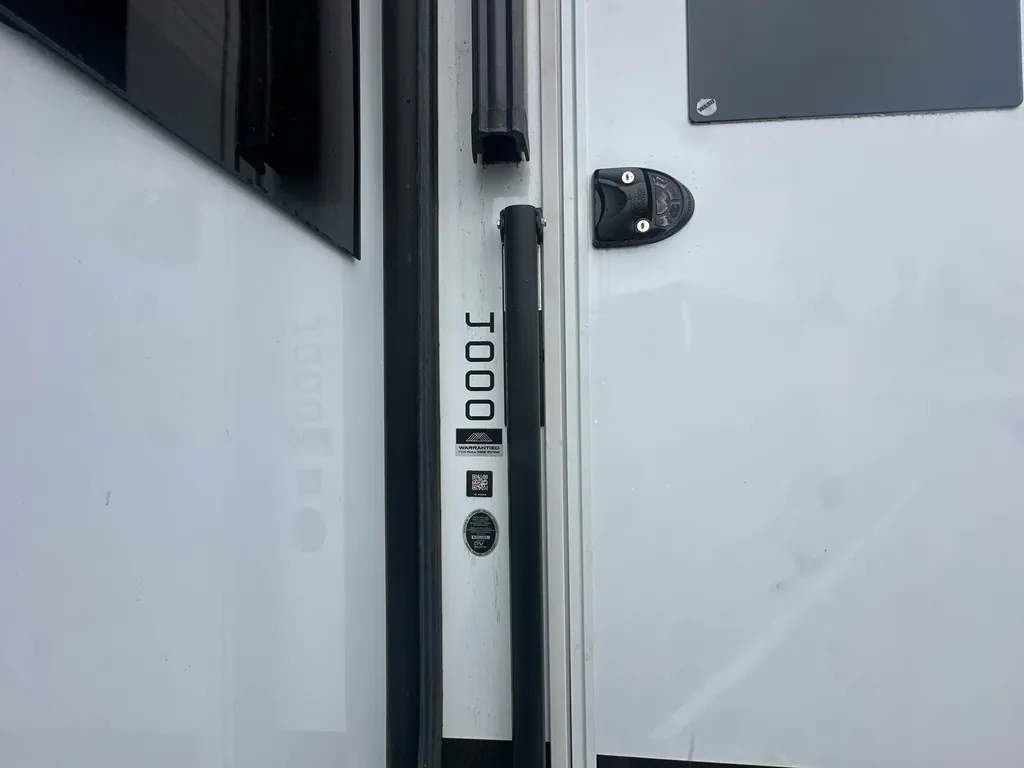 2024 Brinkley Model G 4000, Photos photo 3