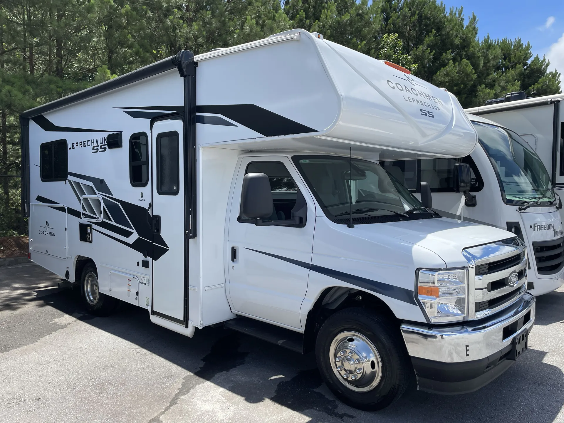 2026 Coachmen Leprechaun 210QSS - Photo 2