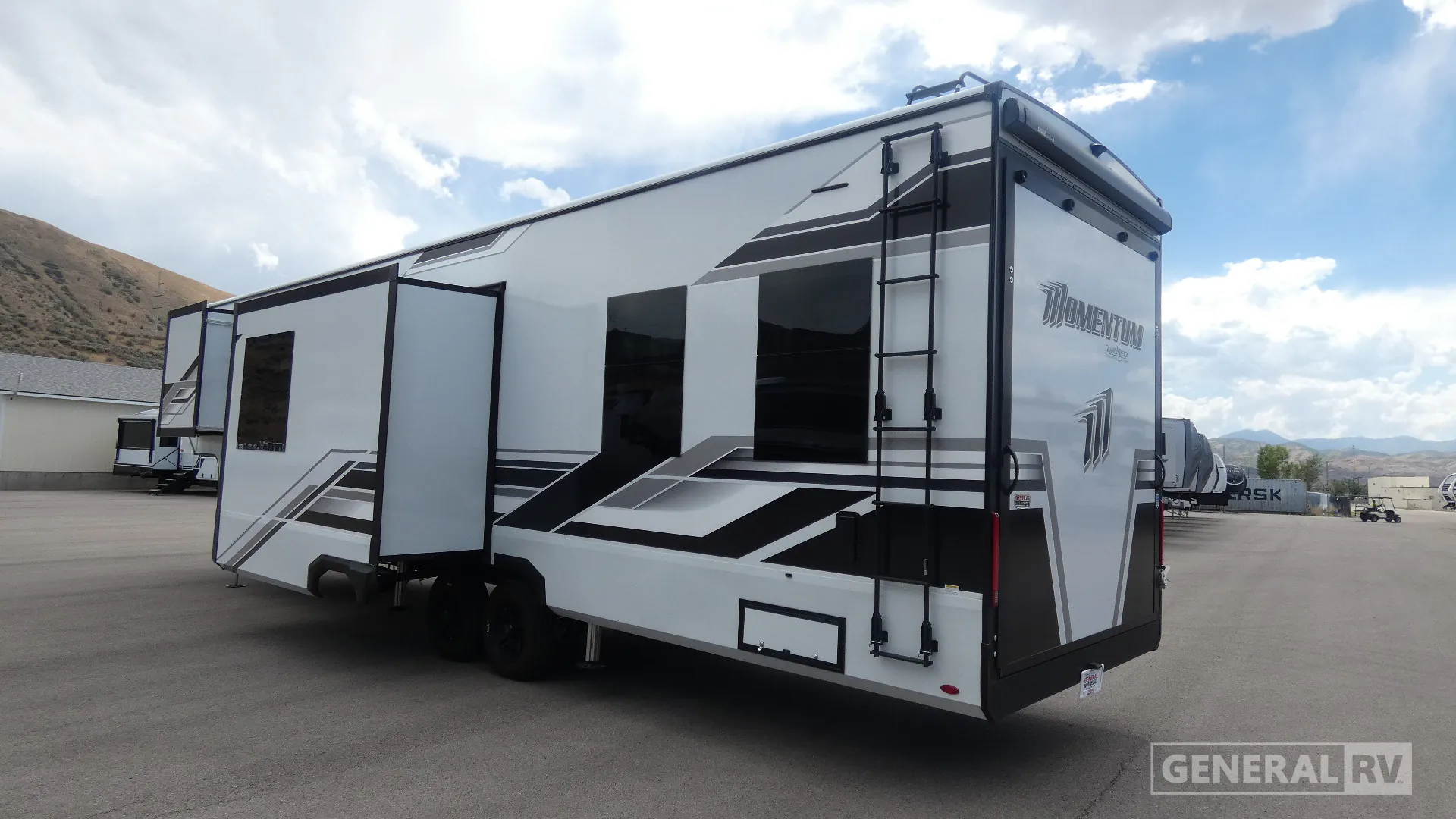 2027 Grand Design Momentum G-Class 363G - Photo 4