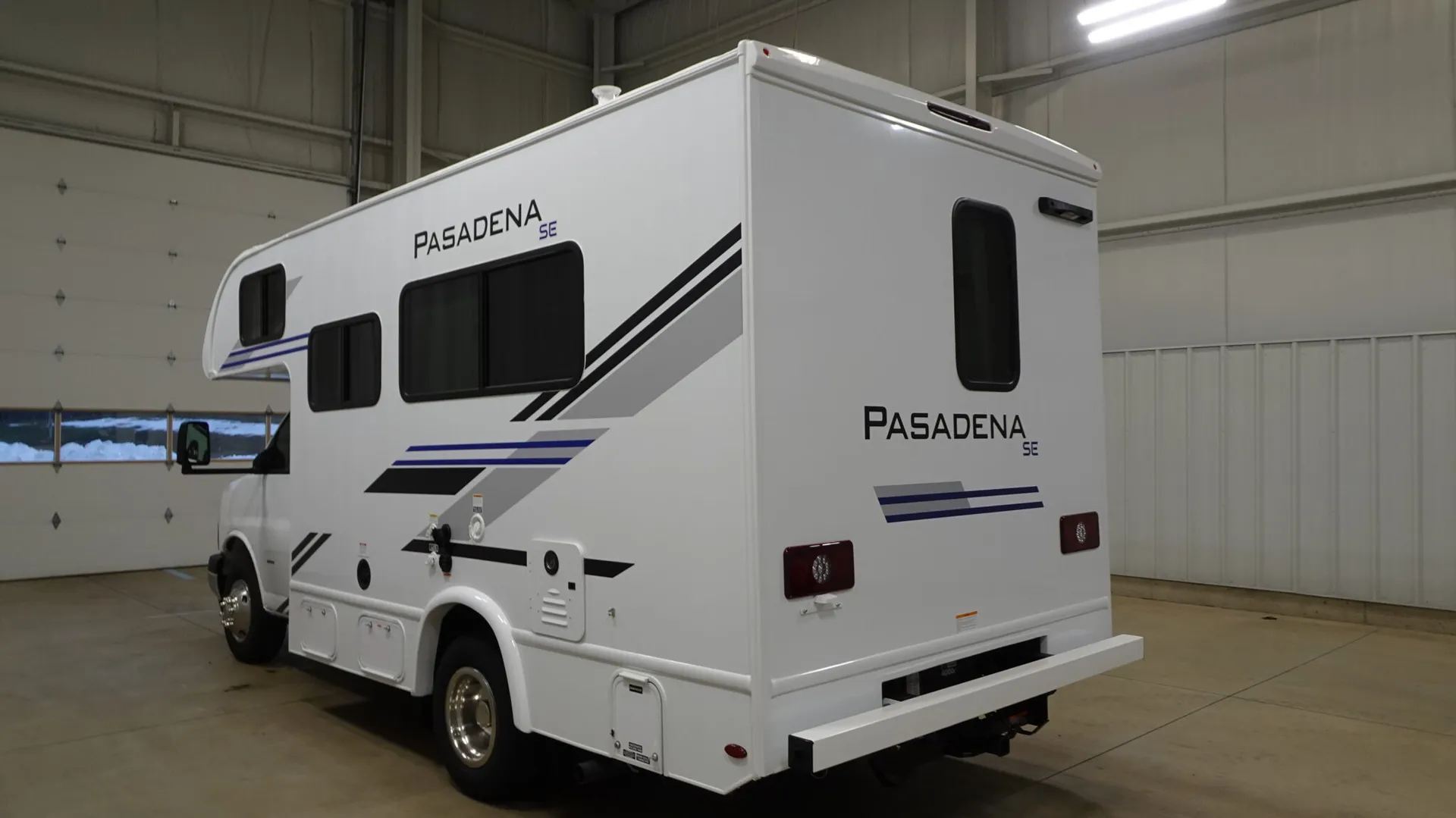 2026 Thor Motor Coach Pasadena SE SX19 Chevy - Photo 4