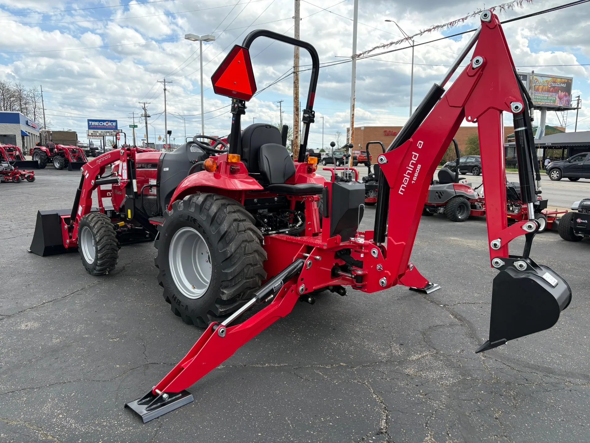 2026 Mahindra 1640 1640 HST - Photo 3