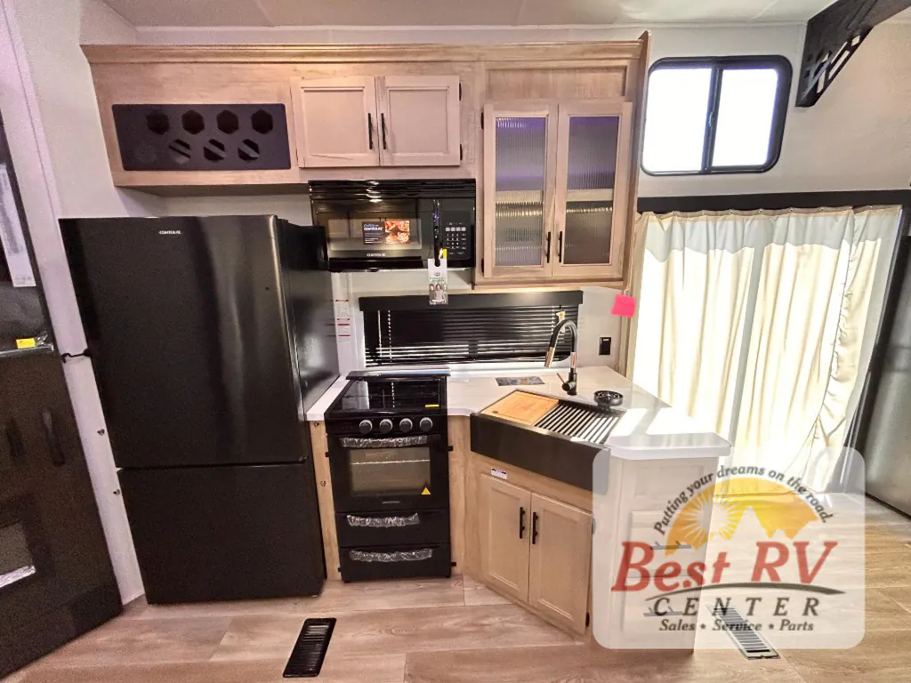 2027 Forest River Cherokee Timberwolf 39DC, Photos photo 22